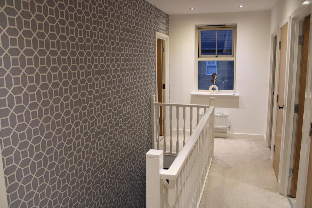 Haven: Spacious Luxury Home Near Xscape Castleford Exterior photo